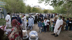 Pakistan'da ilk iftar yapıldı