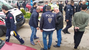 Polis merkezi önündeki kavgada polis, bekçi ve 2 kişi yaralandı
