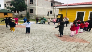 Safranbolu'da anaokulu öğrencileri unutulmaya yüz tutmuş geleneksel oyunları öğreniyor