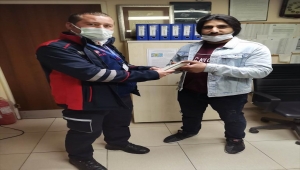 Samsun'da tramvayda bulunan para dolu cüzdan sahibine ulaştırıldı