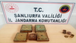 Şanlıurfa'da tarihi eser niteliği taşıyan kitap ve eserler ele geçirildi