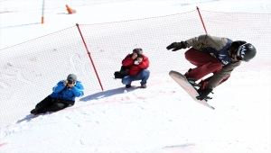 Serbest stil kayak ve snowboard şampiyonası Erzurum'da düzenlendi