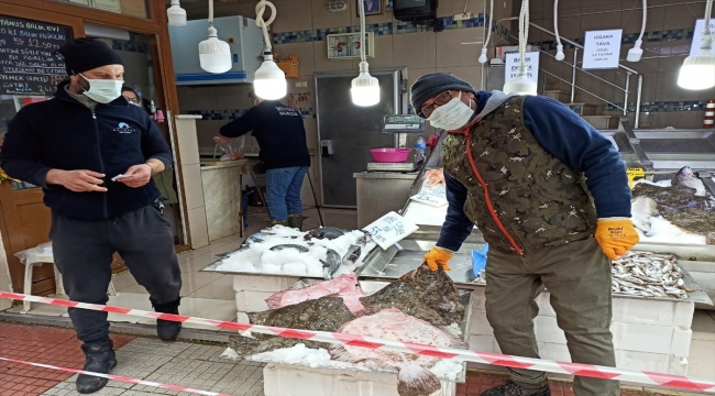 Sinop'ta ağlara takılan kalkan balıkları balıkçıların yüzünü güldürdü