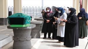 Suriyeli kanaat önderi Prof. Dr. Mustafa Müslim'in cenazesi Gaziantep'te toprağa verildi