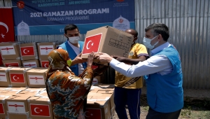 TDV'den Etiyopya'daki ihtiyaç sahiplerine gıda paketi ve bayramlık giysi yardımı