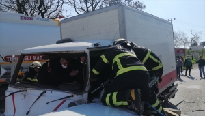 Tekirdağ'da freni boşalan kamyonet 6 araca çarptı: 1 yaralı