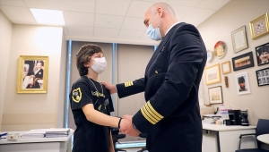 THY kaptan pilotu Ahbab, havacılık aşığı 13 yaşındaki Yazıcı'ya ameliyat öncesi moral ziyareti yaptı