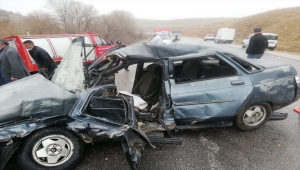Tokat'ta 3 aracın karıştığı trafik kazasında bir kişi öldü, iki kişi yaralandı
