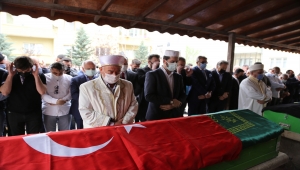 Trafik kazasında ölen Kazakistan Fahri Konsolosu ve eşinin cenazeleri, Nevşehir'de defnedildi
