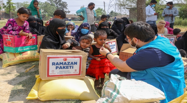 Türkiye Nepal'de 50 bin ihtiyaç sahibine yardım ulaştırdı
