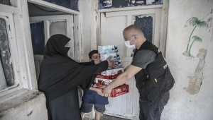 Tut Elimi Derneğinden , Hatay'da ihtiyaç sahibi 3 bin kişiye ramazan yardımı