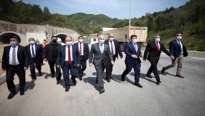 Ulaştırma ve Altyapı Bakanı Karaismailoğlu, Bartın-Amasra-Kurucaşile-Cide yol projesini inceledi: