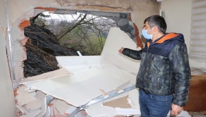 Zonguldak'ta meydana gelen heyelanda bir evin yatak odası ve mutfak duvarı yıkıldı