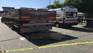 Adana'da tırın çarptığı çocuk yaşamını yitirdi