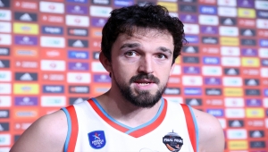 Anadolu Efes Başantrenörü Ergin Ataman: "Bize inanmaya devam edin, biz bu kupayı kazanacağız"