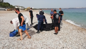 Antalya'da denizde erkek cesedi bulundu