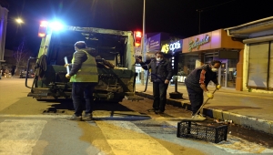 Ardahan'da "tam kapanma"yı fırsat bilen belediye ekipleri temizlik mesaisinde