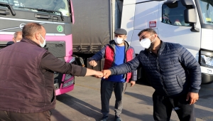 Avrupa'ya çıkmak için sınır kapısında bekleyen uzun yol şoförleri bayrama ailelerinden uzakta buruk girdi