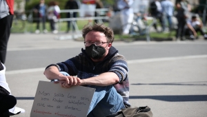 Avusturya'da devlet binalarında İsrail bayrağına yer verilmesi protesto edildi
