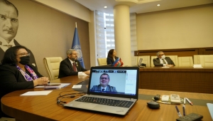 Azerbaycan'ın ulusal lideri Haydar Aliyev için 98. doğum gününde anma töreni düzenlendi