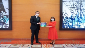 Bakan Selçuk, Kuzey Makedonya Eğitim ve Bilim Bakanı Carovska ile bir araya geldi: