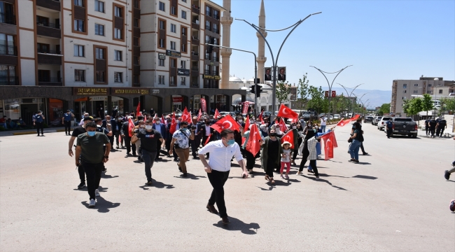 Batman ve Şırnak'taki askeri birliklere maket uçaklarla saldırı girişimi yapılan yürüyüşle kınandı 