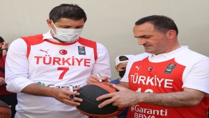 Beyoğlu'nda sokak basketbolunun geliştirilmesi amacıyla saha açıldı