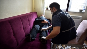 Bursa'da doğuştan yürüme engeli bulunan genç kız 17 yıl sonra ilk adımlarını attı