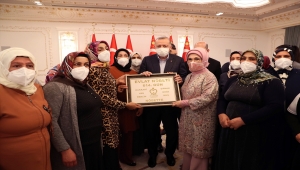 Cumhurbaşkanı Erdoğan, Diyarbakır anneleriyle iftarda buluştu: (1)