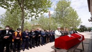 Edebiyatçı Emine Işınsu Öksüz, son yolculuğuna uğurlandı