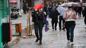 Edirne'de dün başlayan sağanak devam ediyor