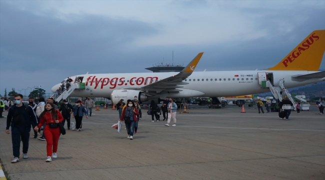 Gazipaşa-Alanya Havalimanı, Pegasus'un Kiev'den gelen ilk uçuşunu karşıladı