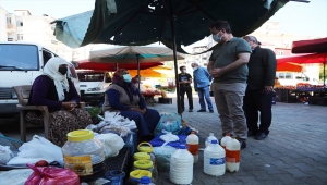 Giresun Valisi Ünlü, pazarcı kadınların ellerinde kalan ürünü satın aldı