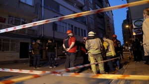 GÜNCELLEME 2 - İstanbul'da 6 katlı bina çökme tehlikesi nedeniyle boşaltıldı 
