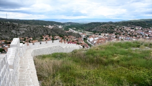 GÜNCELLEME - İskilip Kalesi surlarından düşen engelli genç hayatını kaybetti