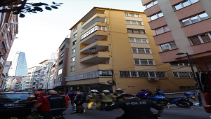 GÜNCELLEME - İstanbul'da 6 katlı bina çökme tehlikesi nedeniyle boşaltılıyor