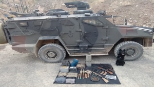 Hakkari'de PKK'lı teröristlere ait patlayıcı, silah ve mühimmat ele geçirildi