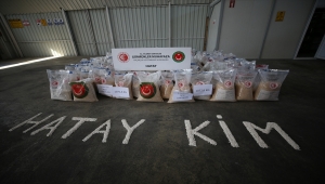 İskenderun Limanı'nda ele geçirilen 1072,6 kilogram uyuşturucu hap basına gösterildi 