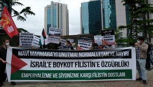 İsrail'in Mavi Marmara gemisine saldırısı İstanbul'da protesto edildi 
