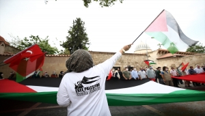 İsrail polisinin Mescid-i Aksa'da cemaate saldırması Adana'da protesto edildi