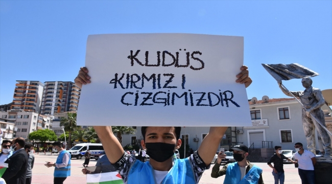 İzmir'de İsrail'in Mescid-i Aksa'ya yönelik saldırıları protesto edildi