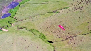 "Kırsaldan Gökyüzüne" projesini bitiren gençler, yamaç paraşütü pilotu oldu