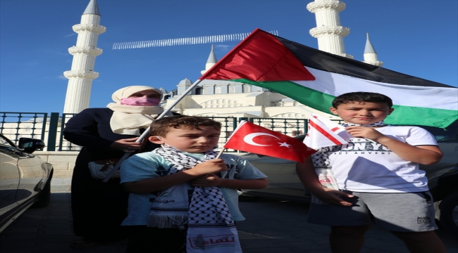 KKTC'de İsrail'in Filistinlilere saldırıları "Büyük Kudüs Konvoyu" oluşturularak protesto edildi 