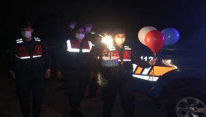 Kütahya'da jandarmadan Şırnak'ta görevli uzman çavuşun oğluna doğum günü sürprizi
