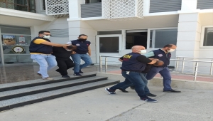 Mersin'de tefecilik yaptıkları iddiasıyla yakalanan iki kişi tutuklandı