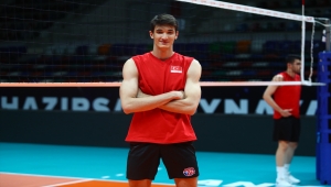Milli voleybolcu Efe Mandıracı: "Hedefimiz tabii ki şampiyon olmak"