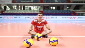  Milli voleybolcu Yiğit Gülmezoğlu, son şampiyon unvanının kendilerine motivasyon sağladığını vurguladı: