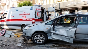 Muğla'da otomobil ile minibüs çarpıştı: 7 yaralı