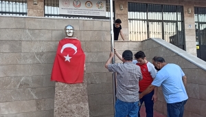 Osmaniye'de gençlerin bayrak hassasiyeti takdir topladı 