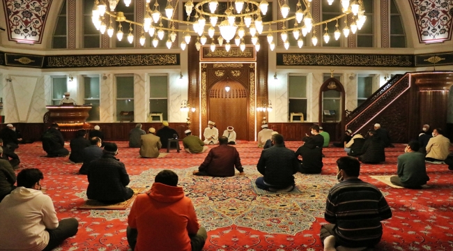 Samsun'da hayata geçirilen program kapsamında okunan "1071 Hatim"in duası Kadir Gecesi'nde yapıldı